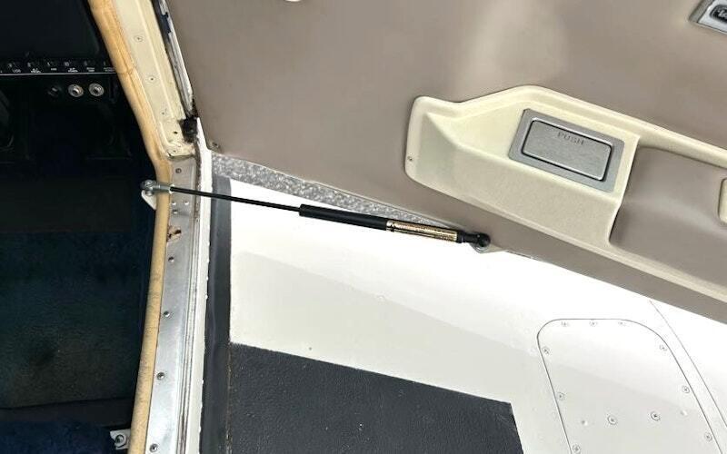 Beechcraft B36tc Bonanza thumbnail 13