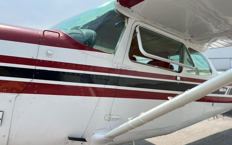 Cessna R172k Skyhawk thumbnail 2