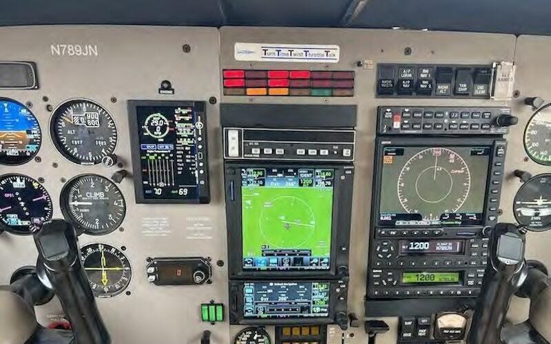 1989 Piper PA-46-350P Malibu Mirage 4