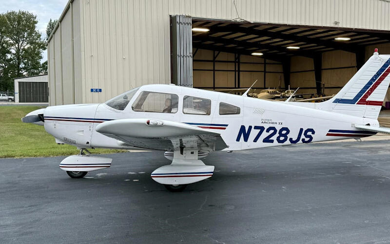 1981 Piper PA-28-181 Archer II 4