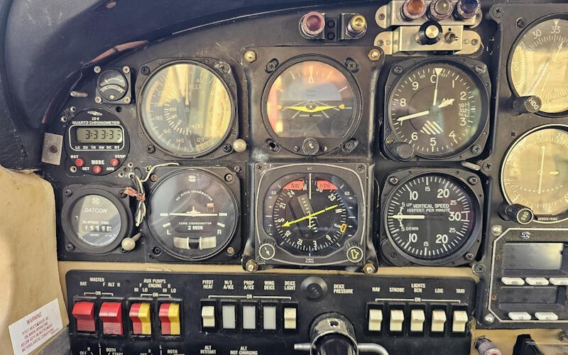 Cessna P337g Skymaster thumbnail 8