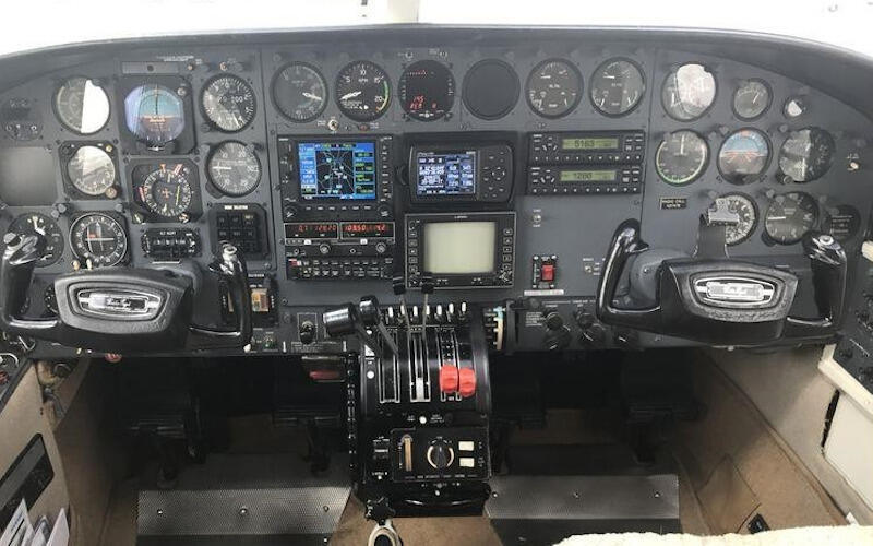 Cessna 421c Golden Eagle thumbnail 9