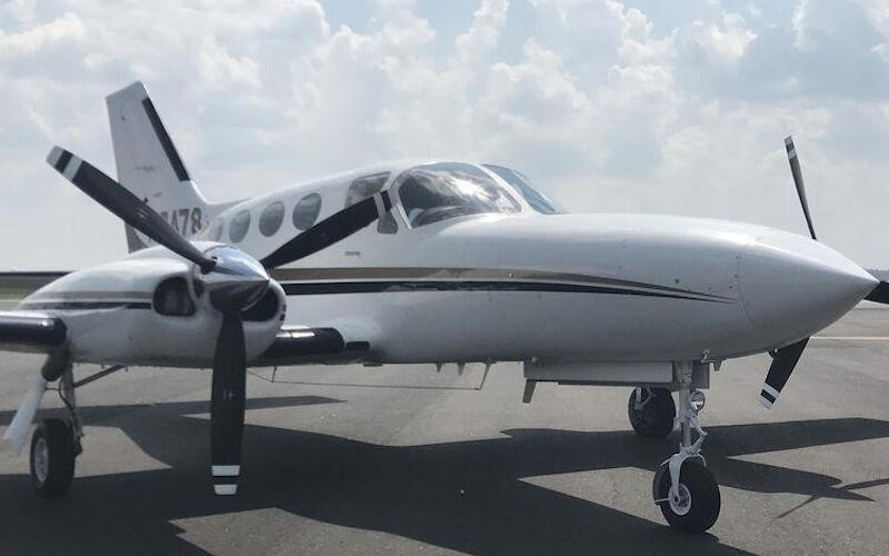 Cessna 421c Golden Eagle thumbnail 3