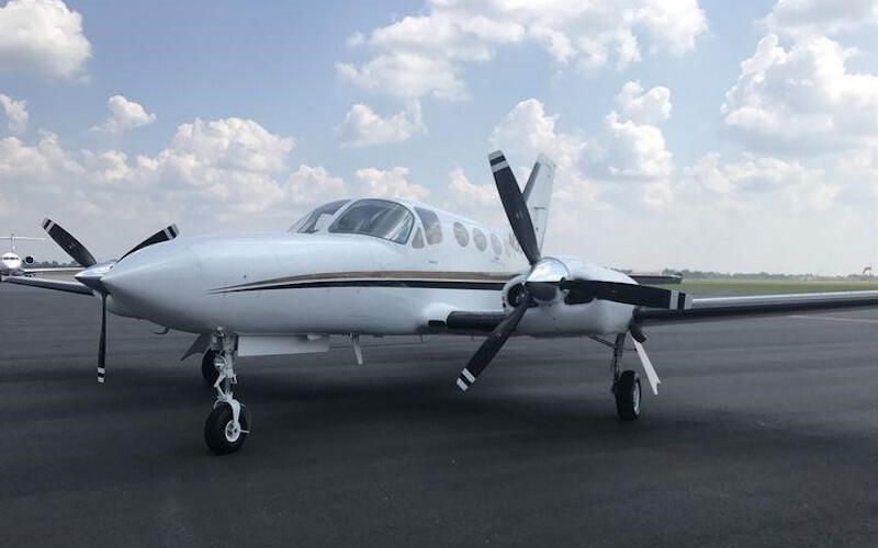 Cessna 421c Golden Eagle thumbnail 2