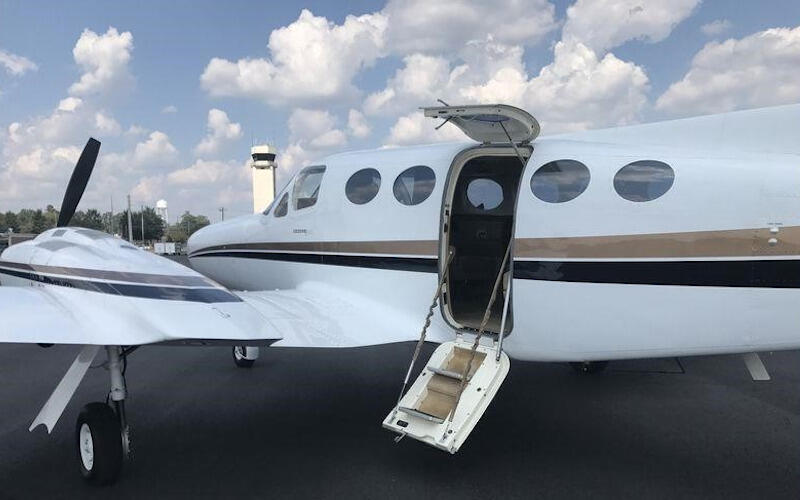 Cessna 421c Golden Eagle thumbnail 4