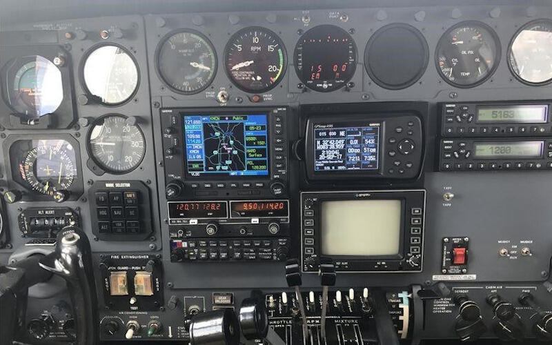 Cessna 421c Golden Eagle thumbnail 12