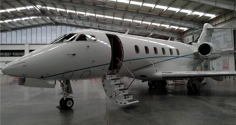 Bombardier Challenger 300 thumbnail 3