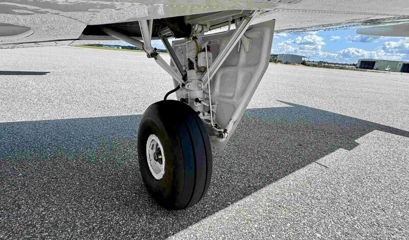 Beechcraft A36 Bonanza thumbnail 16