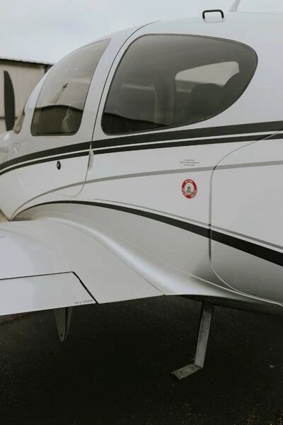 2005 Cirrus SR22 G2 3