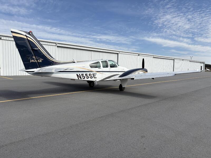 Beechcraft 95 B55 T42a thumbnail 4
