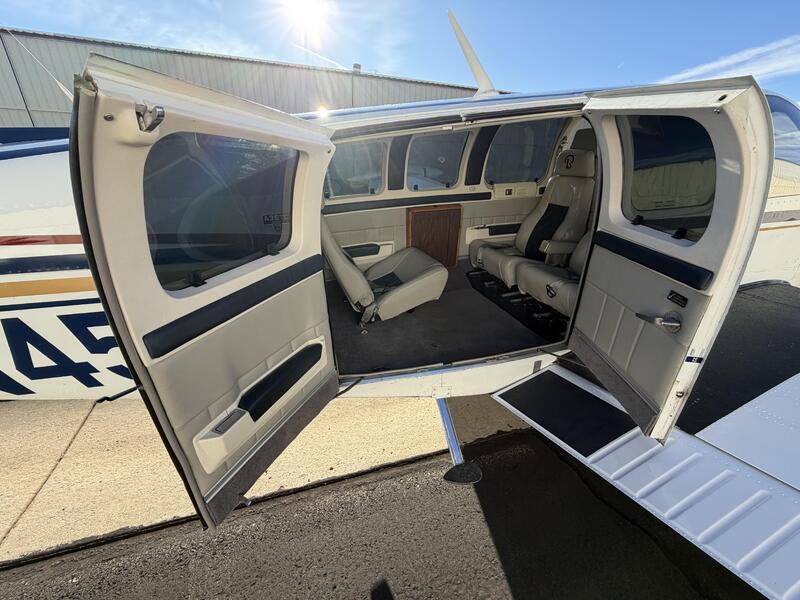 Beechcraft A36tc Bonanza thumbnail 32