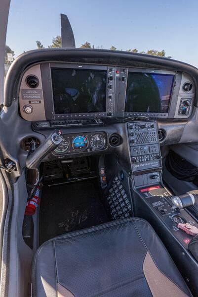2010 Cirrus SR22 G3 4