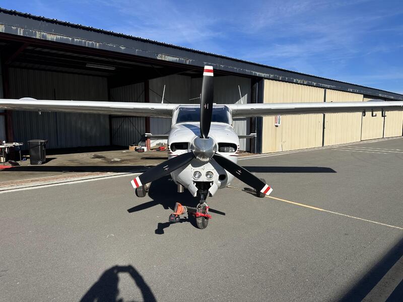Cessna T210n Centurion thumbnail 8
