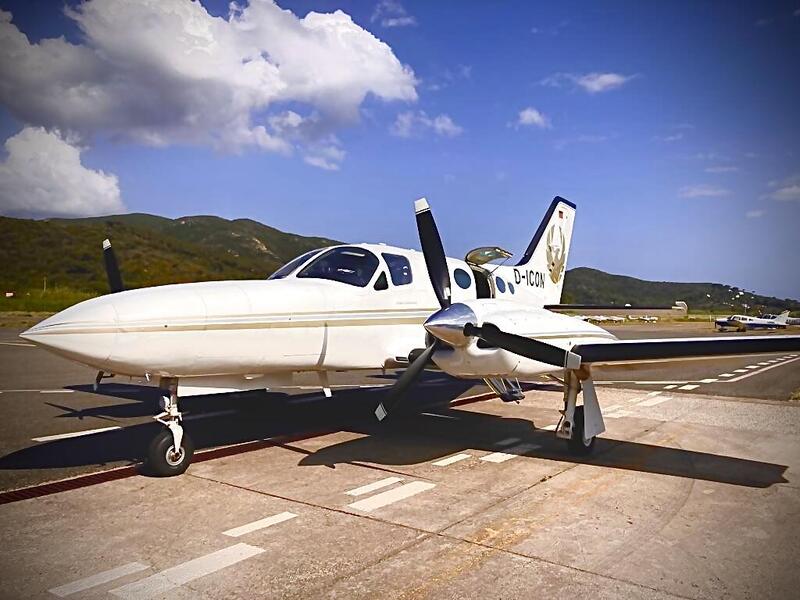 Cessna 421c Golden Eagle thumbnail 2