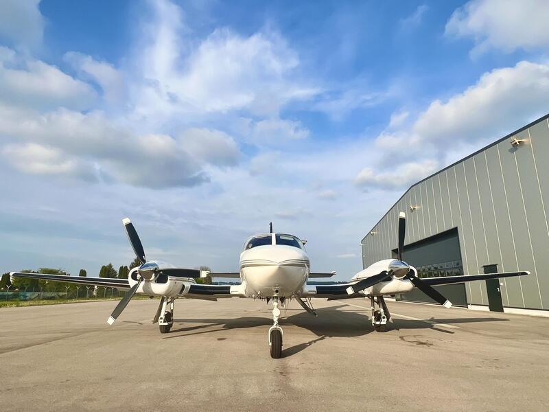 Cessna 421c Golden Eagle thumbnail 8