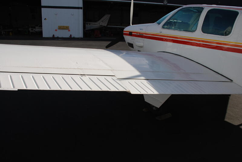 Beechcraft B36tc Bonanza thumbnail 13