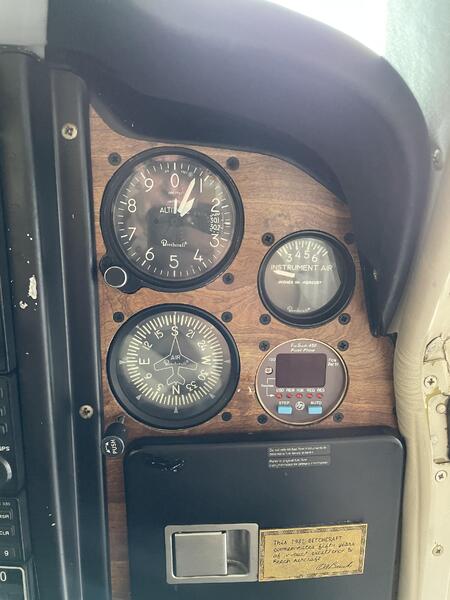 1982 Beechcraft B36TC Bonanza 5