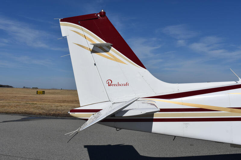 Beechcraft B36tc Bonanza thumbnail 8