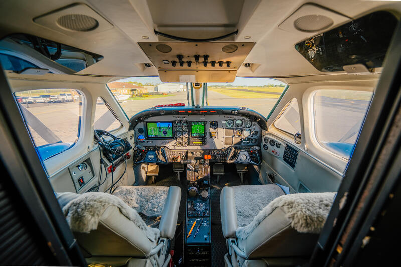 Beechcraft King Air B100 thumbnail 19