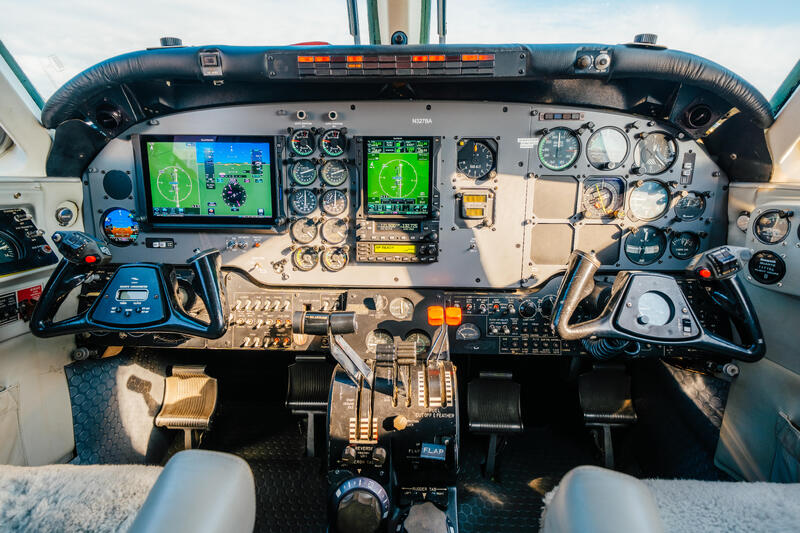 Beechcraft King Air B100 thumbnail 20