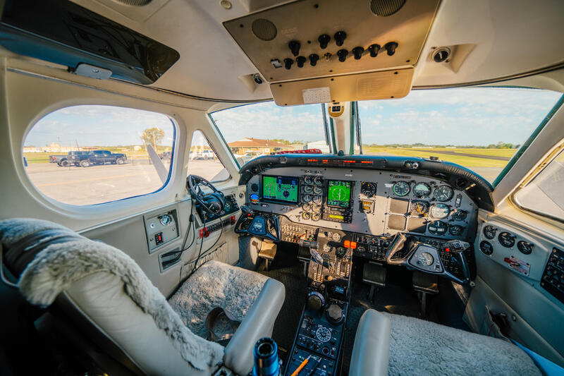 Beechcraft King Air B100 thumbnail 21