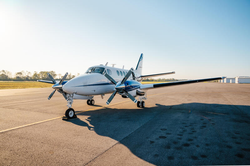 Beechcraft King Air B100 thumbnail 3