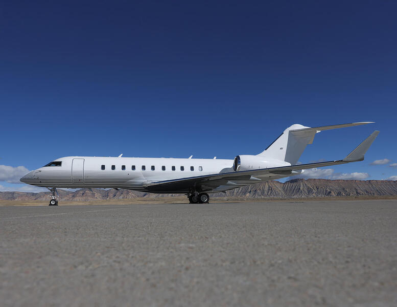 Bombardier Global 5000 thumbnail 2