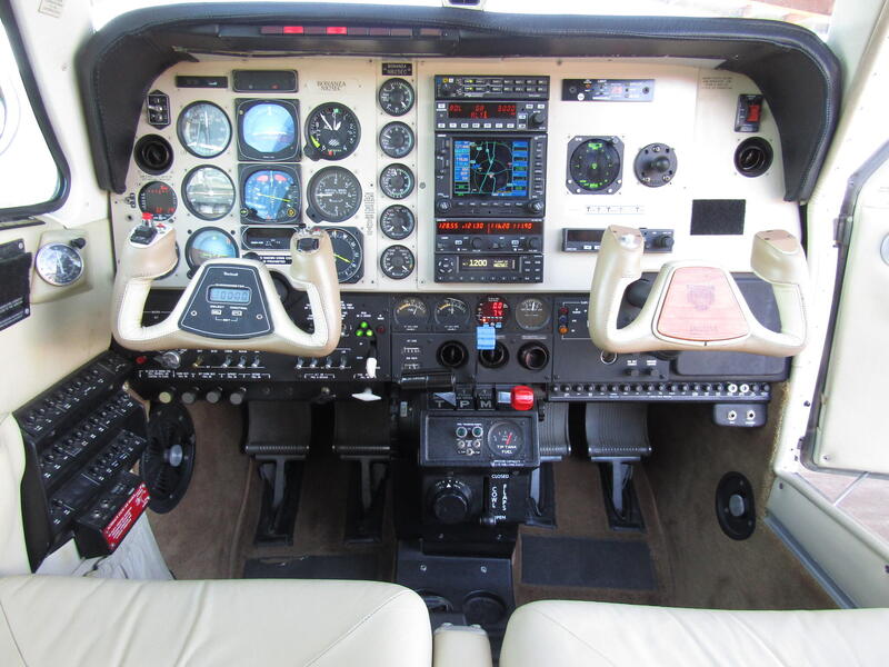 Beechcraft A36 Bonanza thumbnail 13
