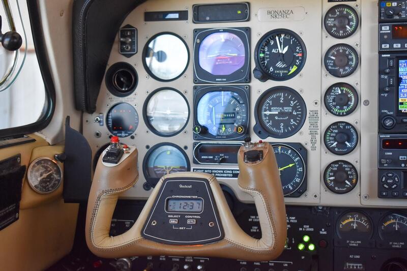 Beechcraft A36 Bonanza thumbnail 15