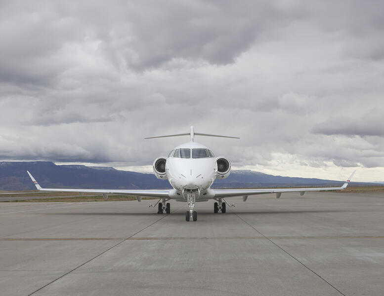 Bombardier Challenger 350 thumbnail 4