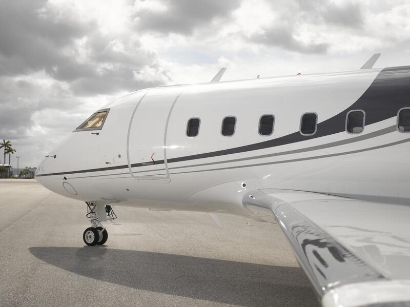 Bombardier Challenger 604 Cl 604 thumbnail 3
