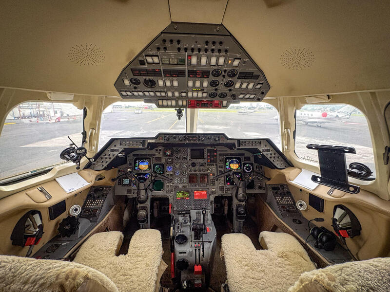Hawker 800a thumbnail 2