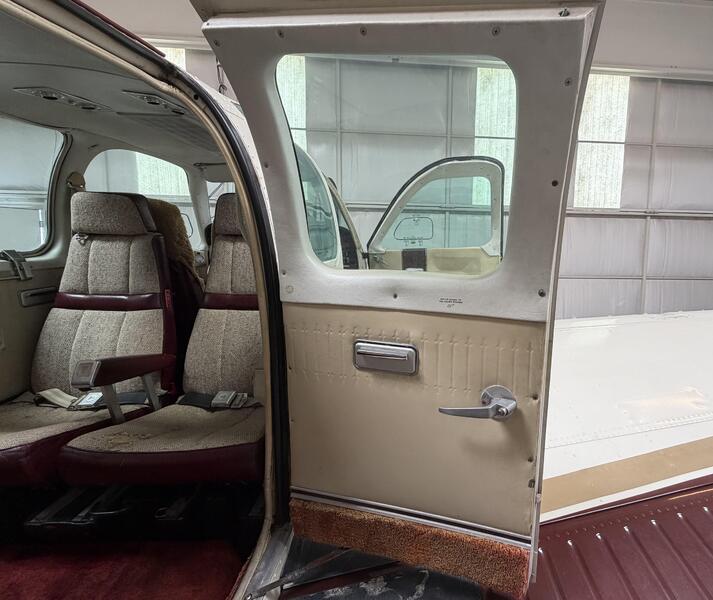 Beechcraft A36tc Bonanza thumbnail 48