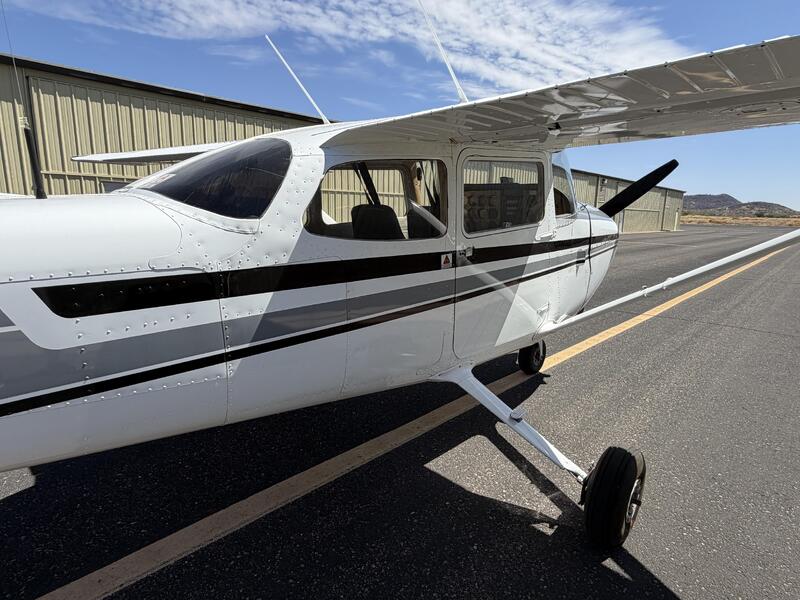 Cessna 172n Skyhawk thumbnail 23