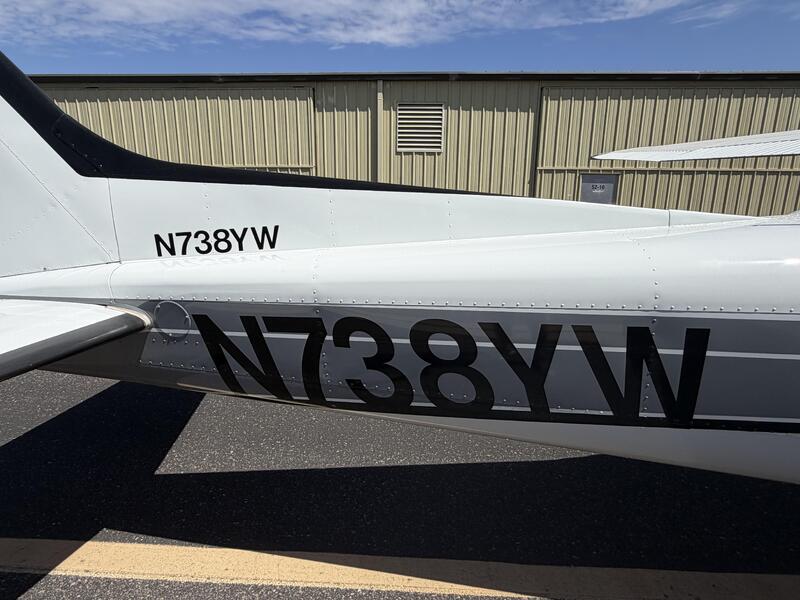 Cessna 172n Skyhawk thumbnail 21