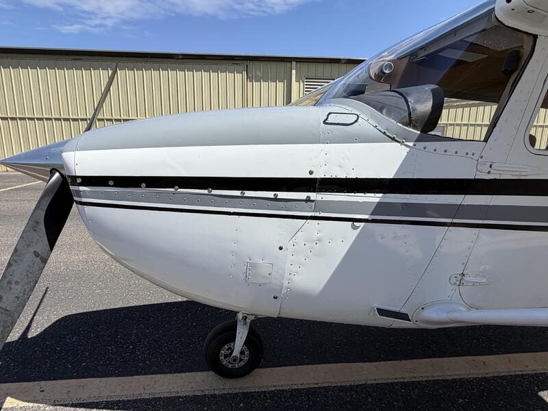Cessna 172n Skyhawk thumbnail 3