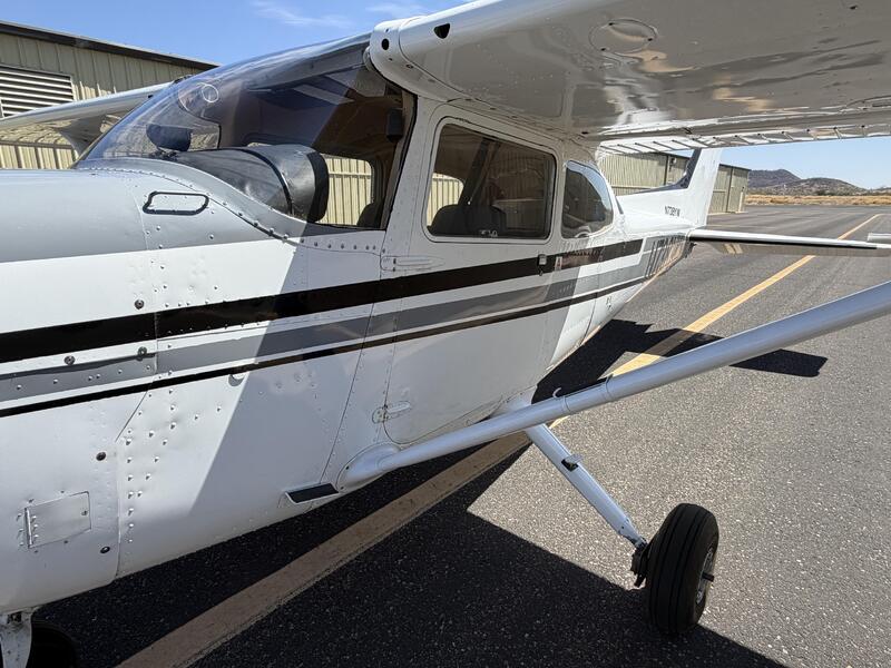 Cessna 172n Skyhawk thumbnail 4