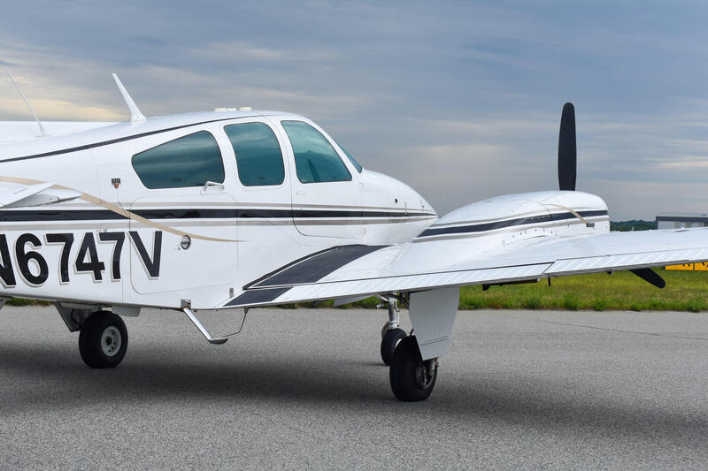 Beechcraft Baron B55 thumbnail 9
