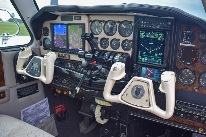 Beechcraft Baron B55 thumbnail 13