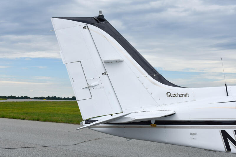 Beechcraft Baron B55 thumbnail 12