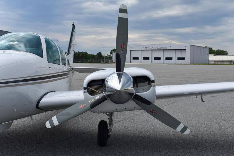 Beechcraft Baron B55 thumbnail 6
