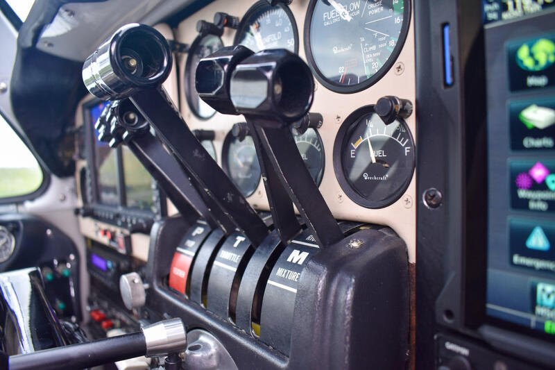 Beechcraft Baron B55 thumbnail 24