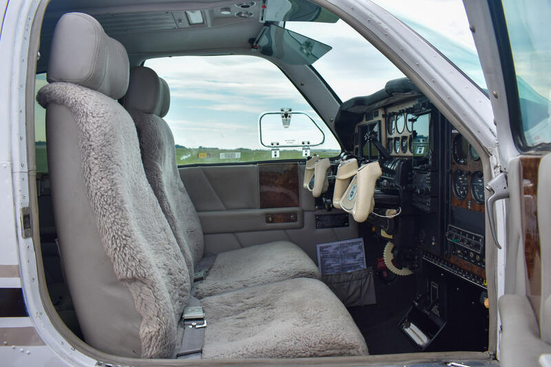 Beechcraft Baron B55 thumbnail 25