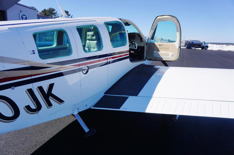 Beechcraft A36 Bonanza thumbnail 21