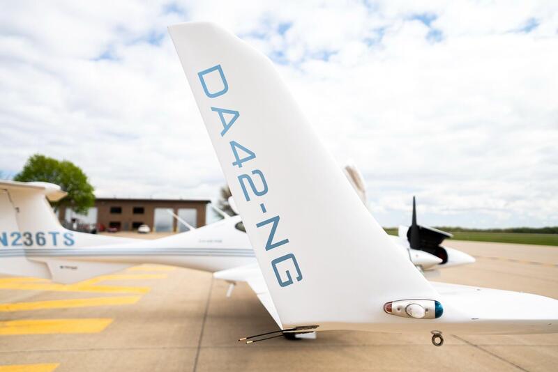 2006 Diamond DA42 4
