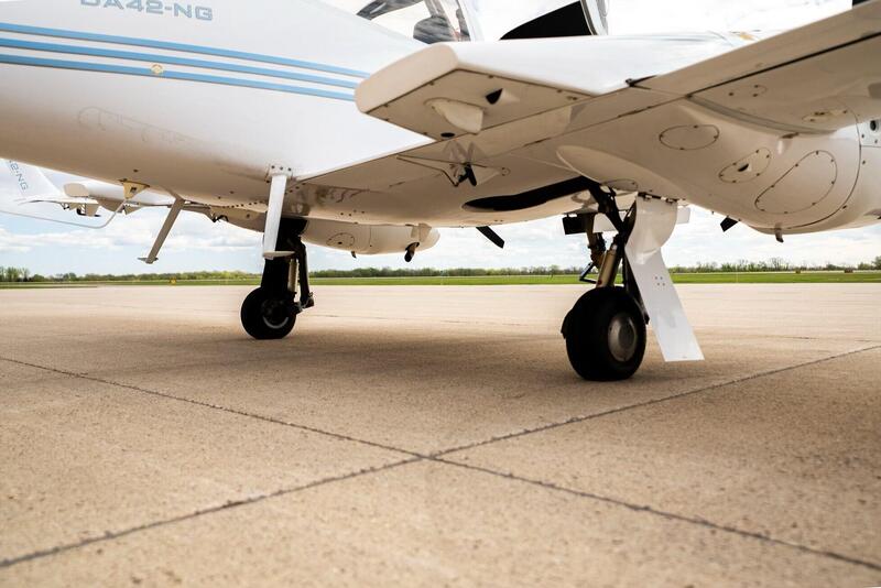 2006 Diamond DA42 3