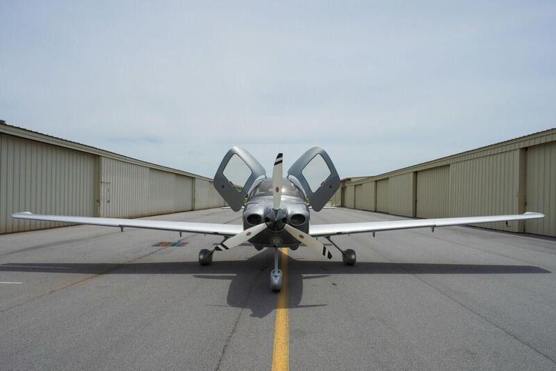 2005 Cirrus SR22 G2 5