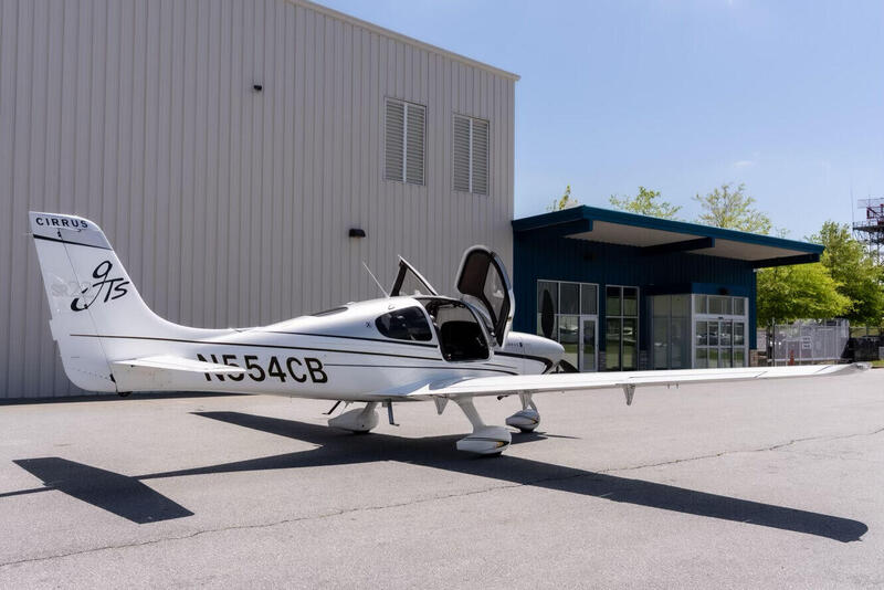 2010 Cirrus SR22 G3 4