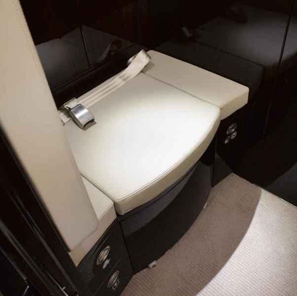 2012 Bombardier Challenger 300 5