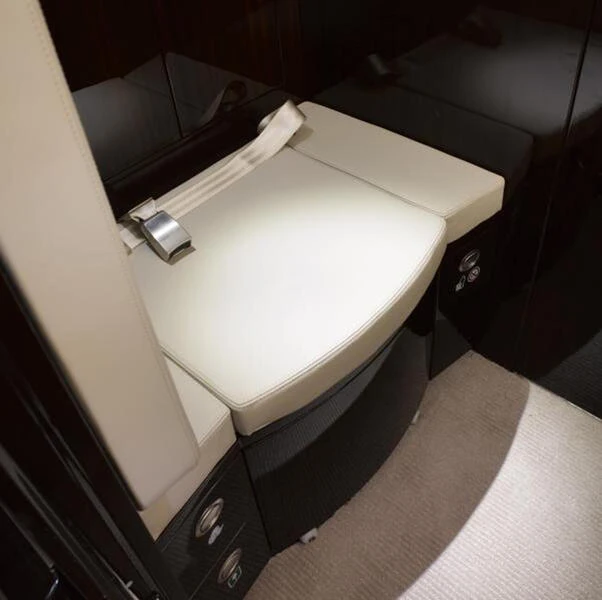 2012 Bombardier Challenger 300 3